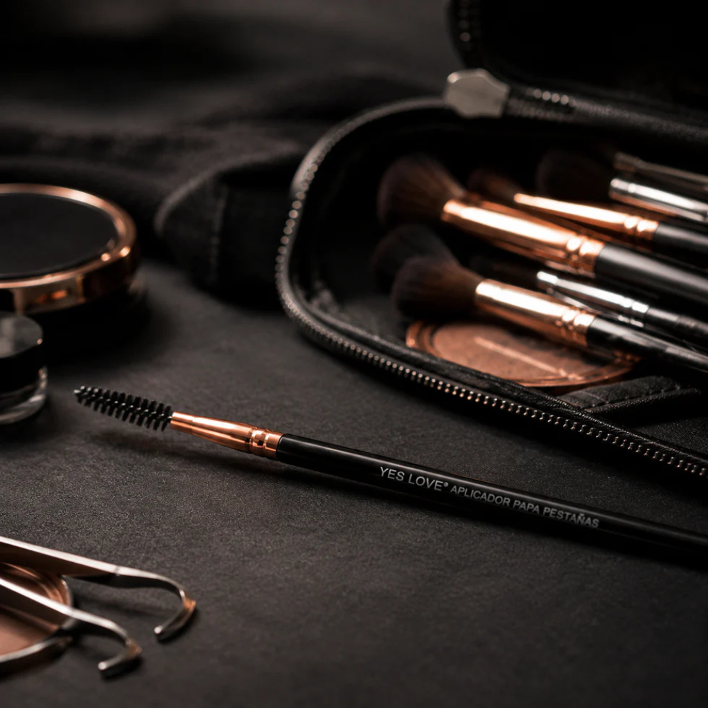 Yes Love - Brosse Cils et Sourcils Finition Professionnel