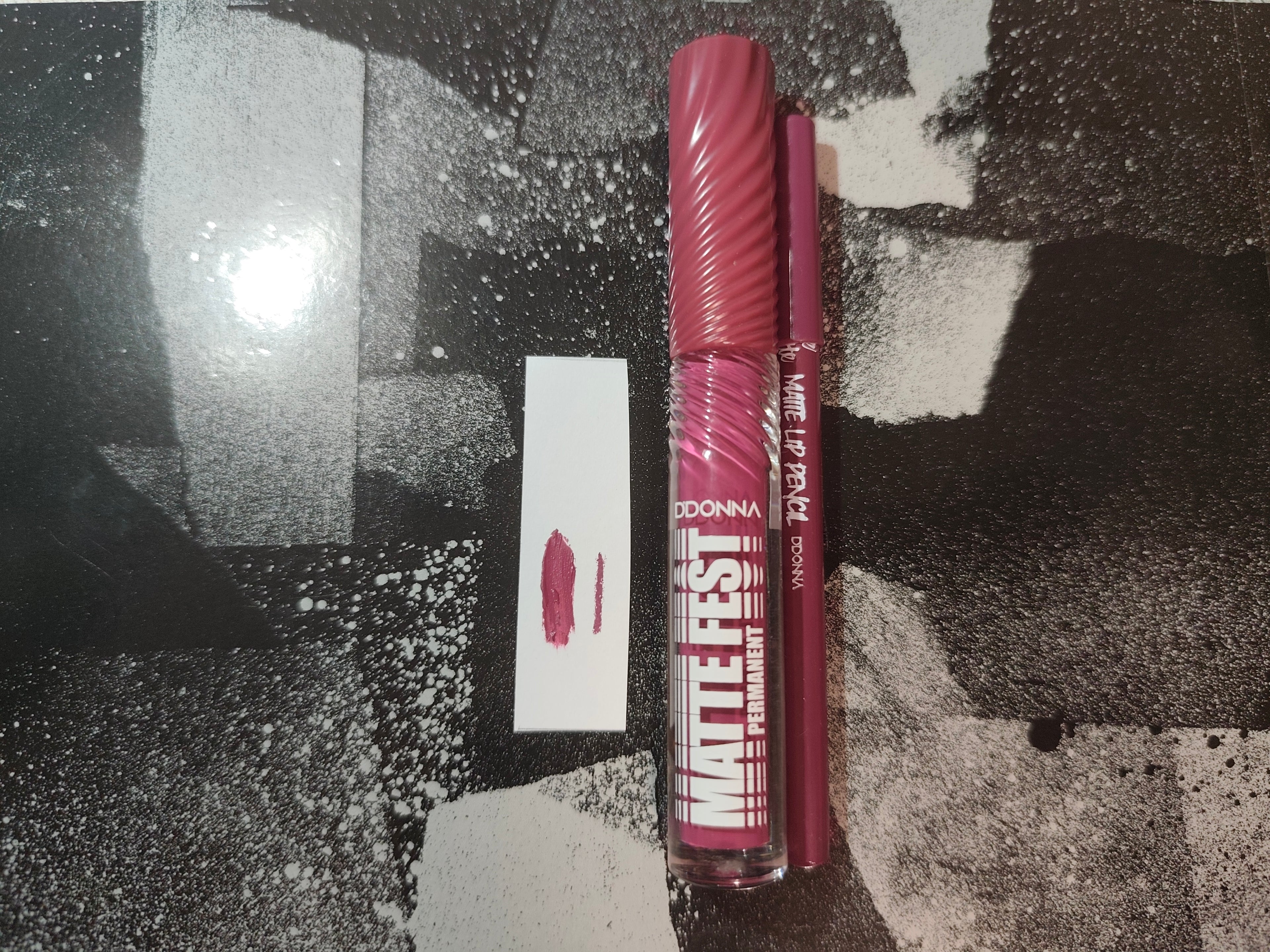 D'DONNA - Gloss & Liner 2 en 1