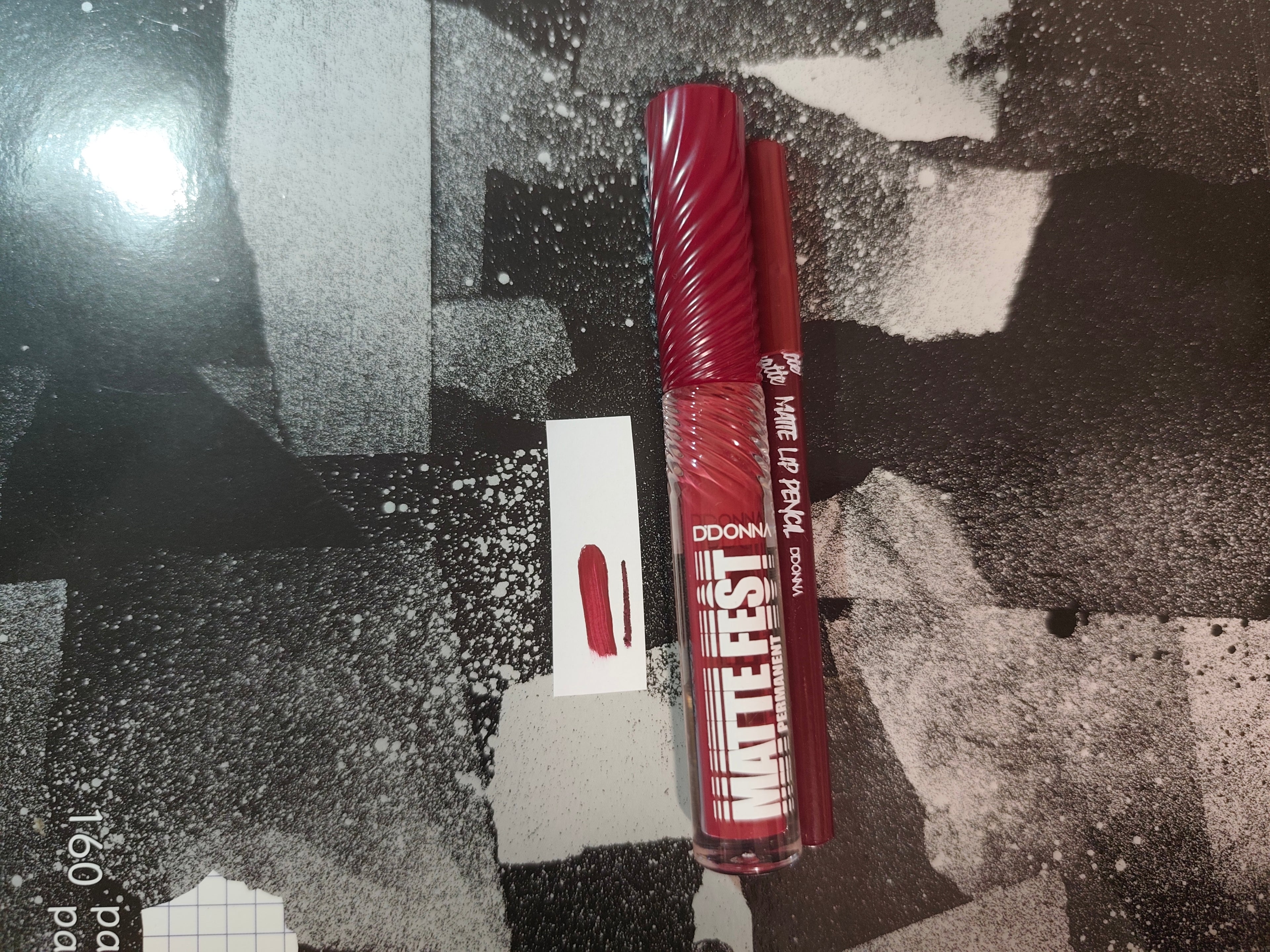 D'DONNA - Gloss & Liner 2 en 1